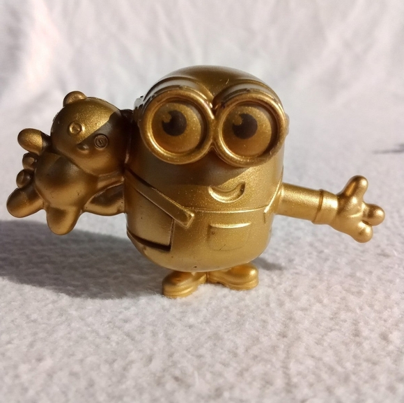 Rare Gold and Robe Minions Rise of Gru 2019 Collectable Toys - Picture 4 of 4